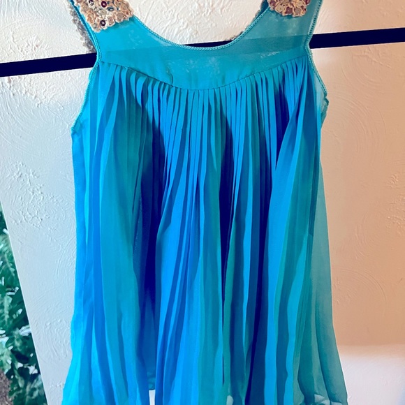 Girls (4/5) pleated Party Dress NWOT. New without tags has never been worm. - Picture 3 of 4